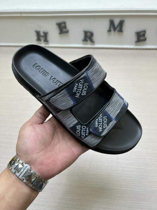 Picture of Louis Vuitton Slippers _SKULVsz38-45mnf05171310